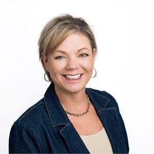 Meet your Posher, Regina